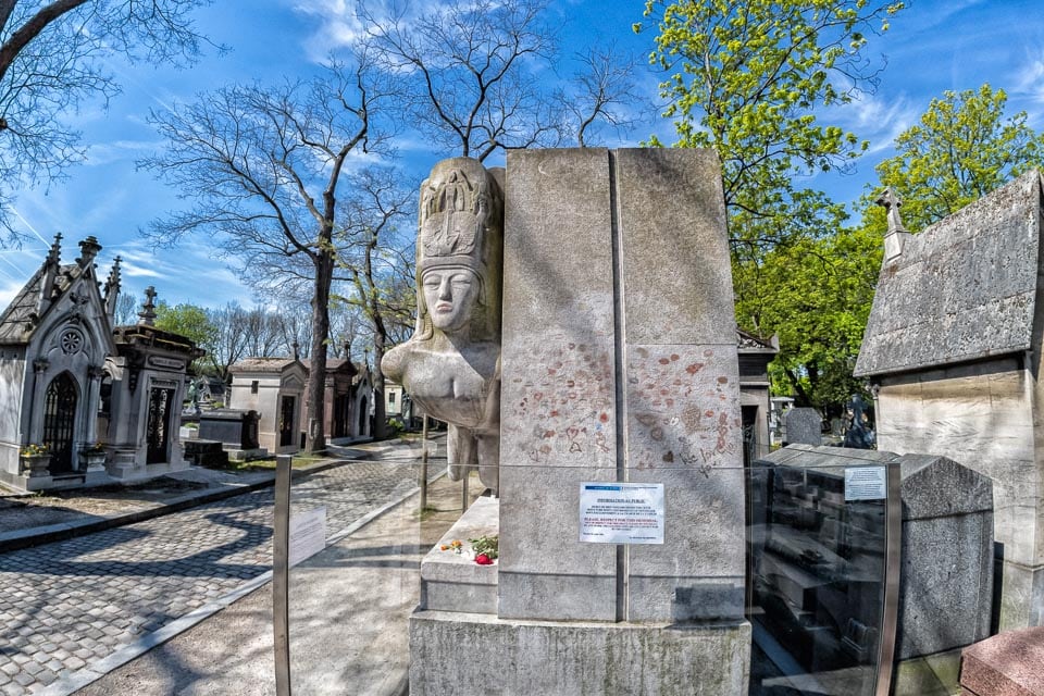 Tomb of Oscar Wilde, one of the most famous graves in Paris.