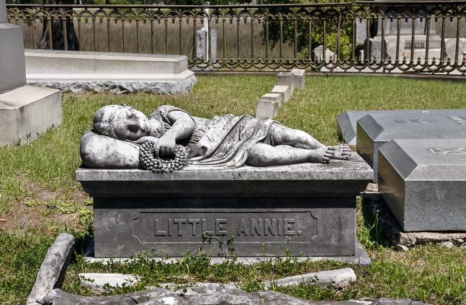 Sleeping girl statue on the grave on Little Annie.