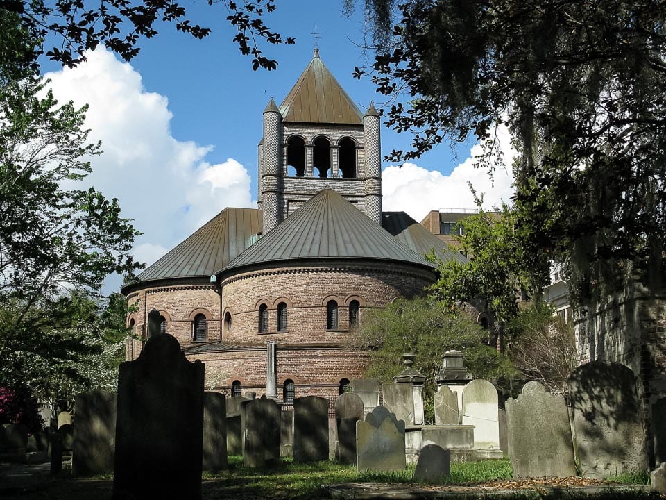 Circular Church and its graveyard.