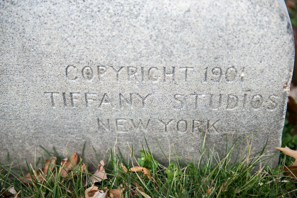 Copyright inscription on the back of a tombstone.