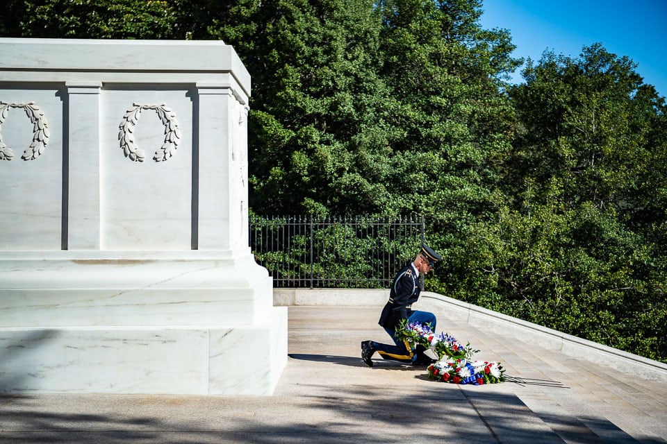 Soldier laying a wreath at the tomb.