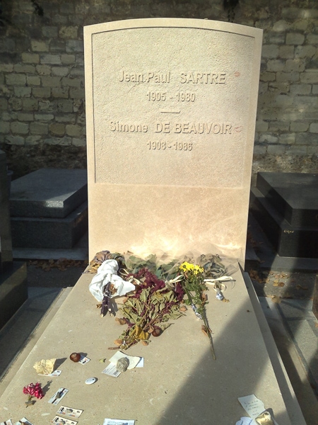 Simple tombstone of Simone de Beavoir and Jean-Peal Sartre.