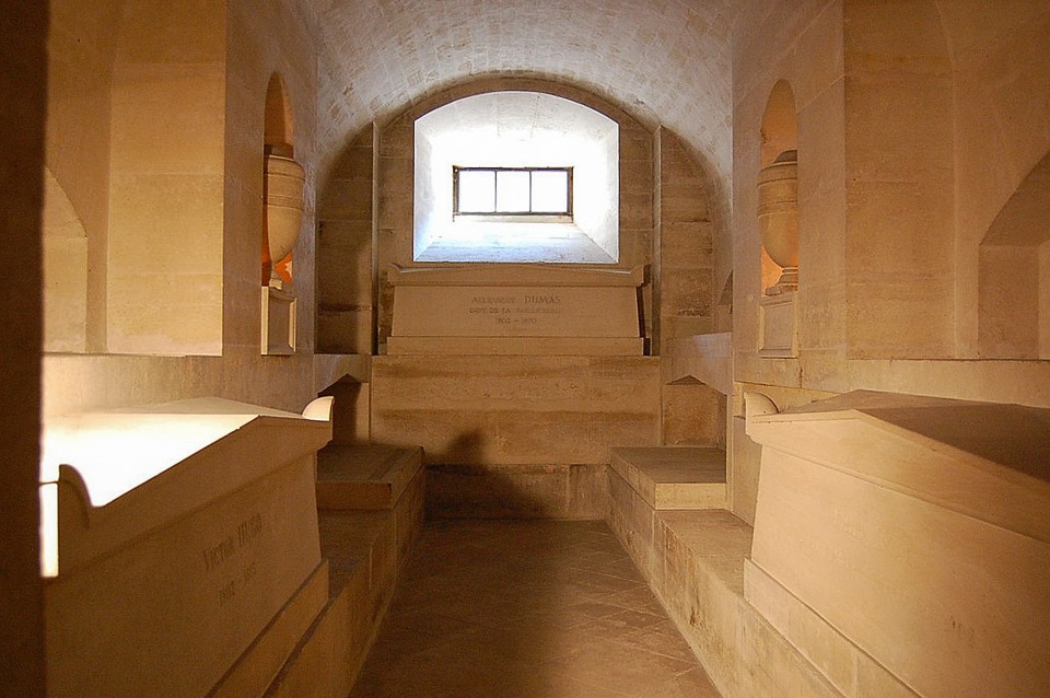 Tombs of Hugo, Dumas and Zola in the Pantheon.