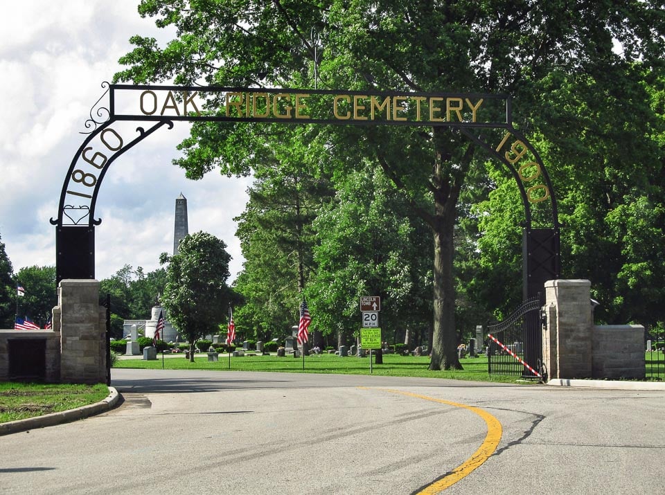 Archway above the entrance to Oak Ridge Cemetery in Springfield, Illinois.