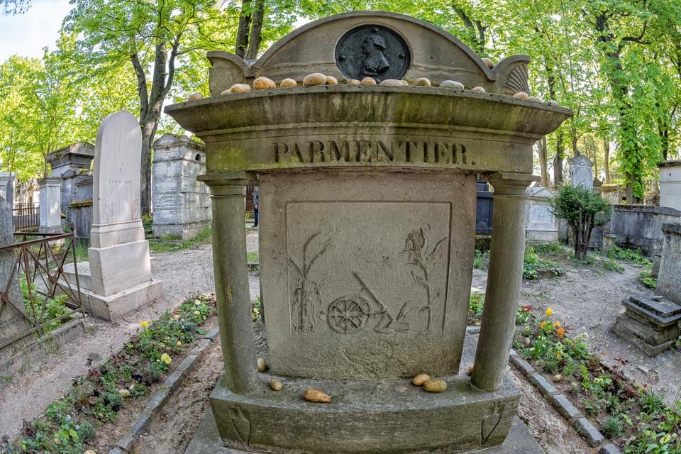 Potatoes on the grave of Antoine-Augustin Parmentier.