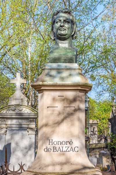 Bust on the grave of Honore de Balzac.