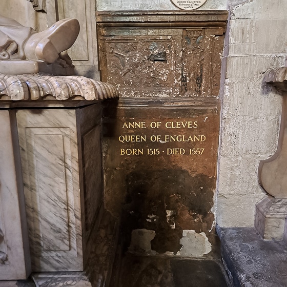 Inscription on the back of Anne of Cleves' tomb.