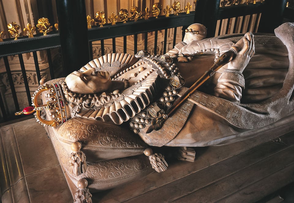 Effigy of Queen Elizabeth I on her tomb in Westminster Abbey.
