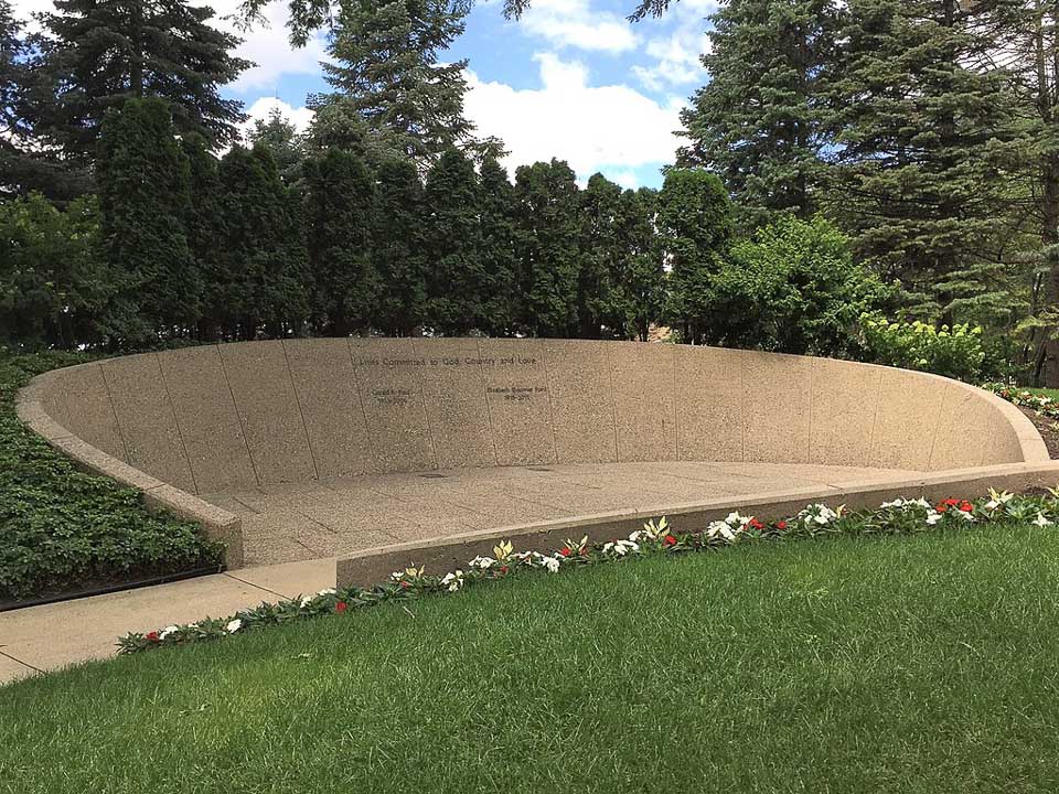 Memorial at the gravesite of President Ford.