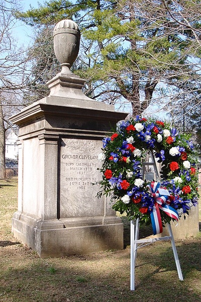 Wreath at the gravesite of Grover Cleveland.