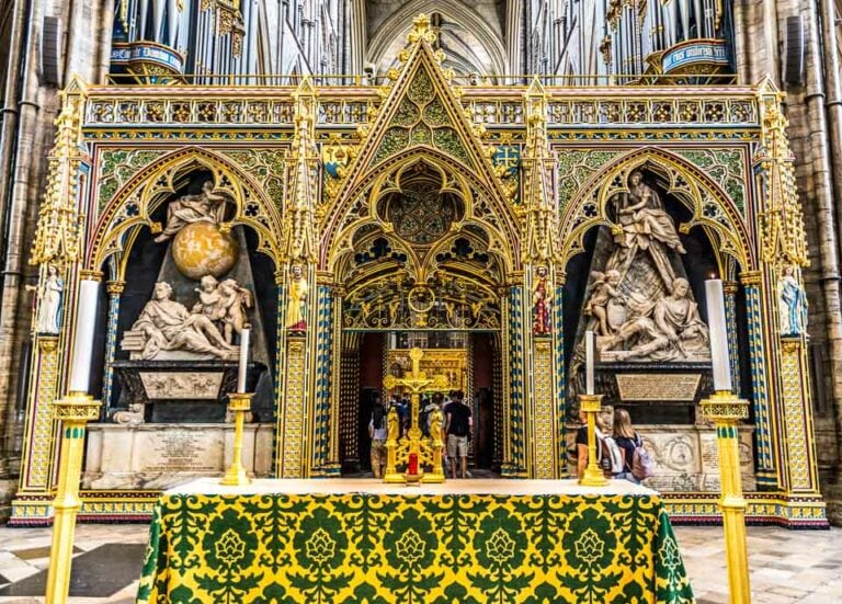 Famous People Buried in Westminster Abbey- The Legendary Burials at Westminster Abbey