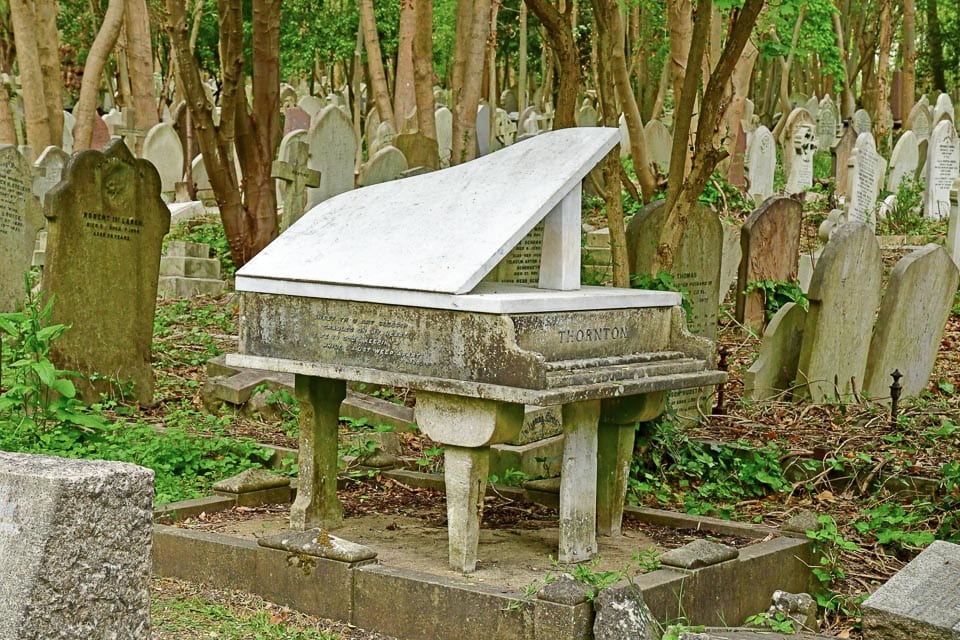 Sculpted piano on a grave in Highgate Cemetery.