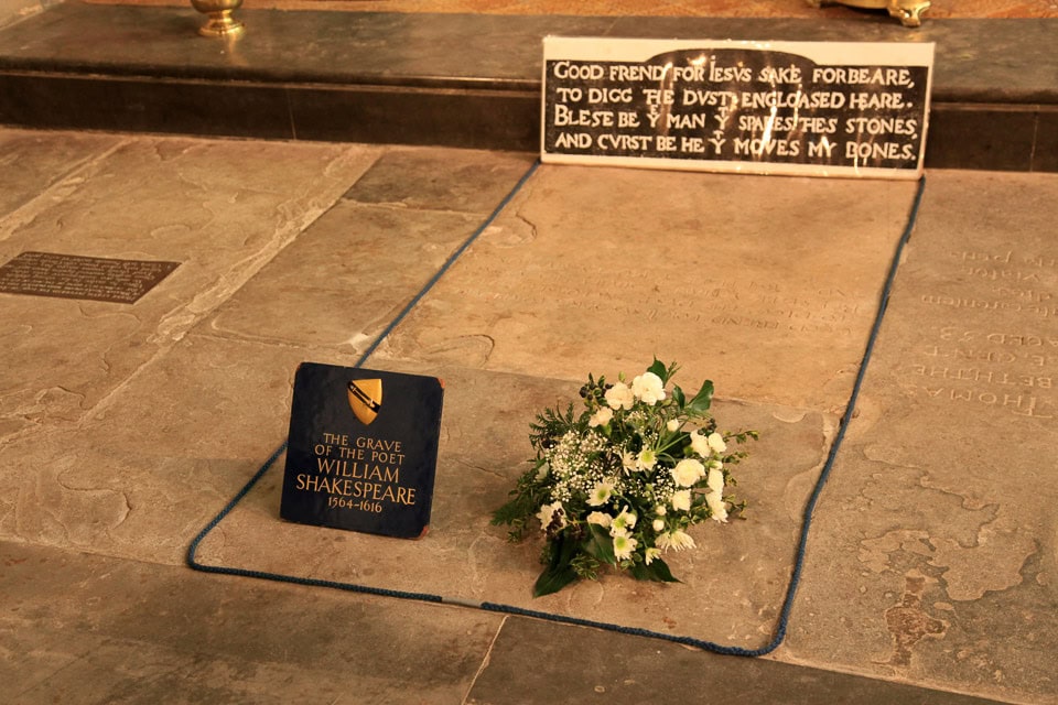 Flowers on Shakespeare's grave.